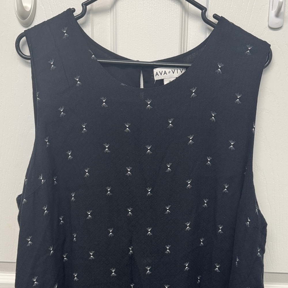 Ava & Viv Black Patterned Sleeveless Top - Picture 3 of 8